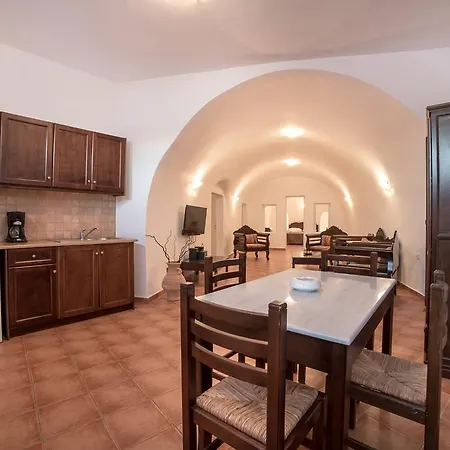 Cave Aparthotel Oia (Santorini)